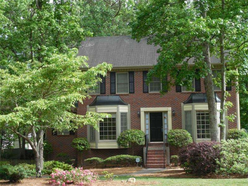 Lovely traditional in popular Wynford Chace.