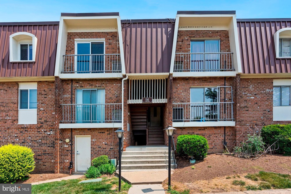 141 N Emory Dr unit 2, Sterling, VA 20164 - photo 1