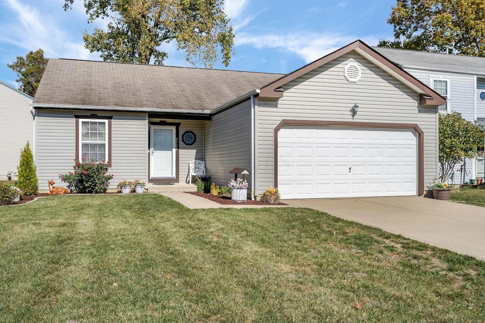 4708 Harbinger Cir E, Columbus, OH 43213 - photo 1