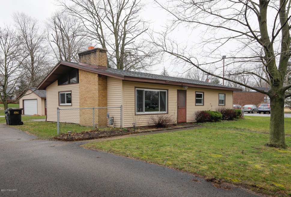 112 Sherwood Ave-101