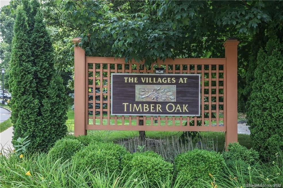 72 Lawrence Ave unit 72, Danbury, CT 06810 - photo 1