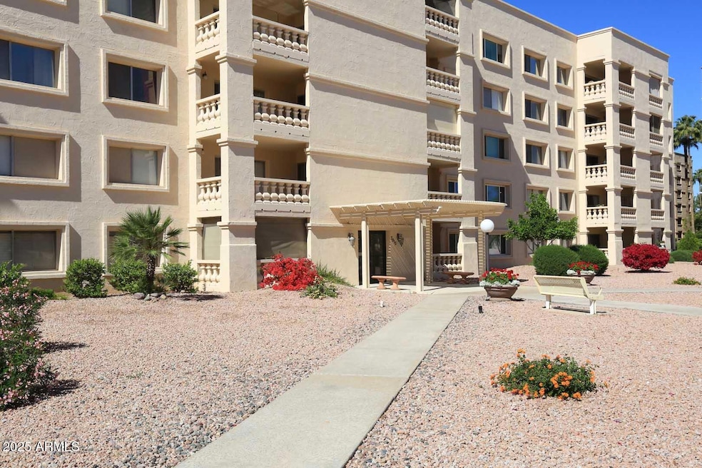 Exterior View 7910
