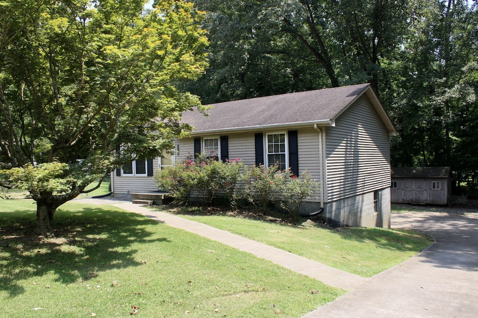 2153 Blakemore Dr, Clarksville, TN 37040 - photo 1