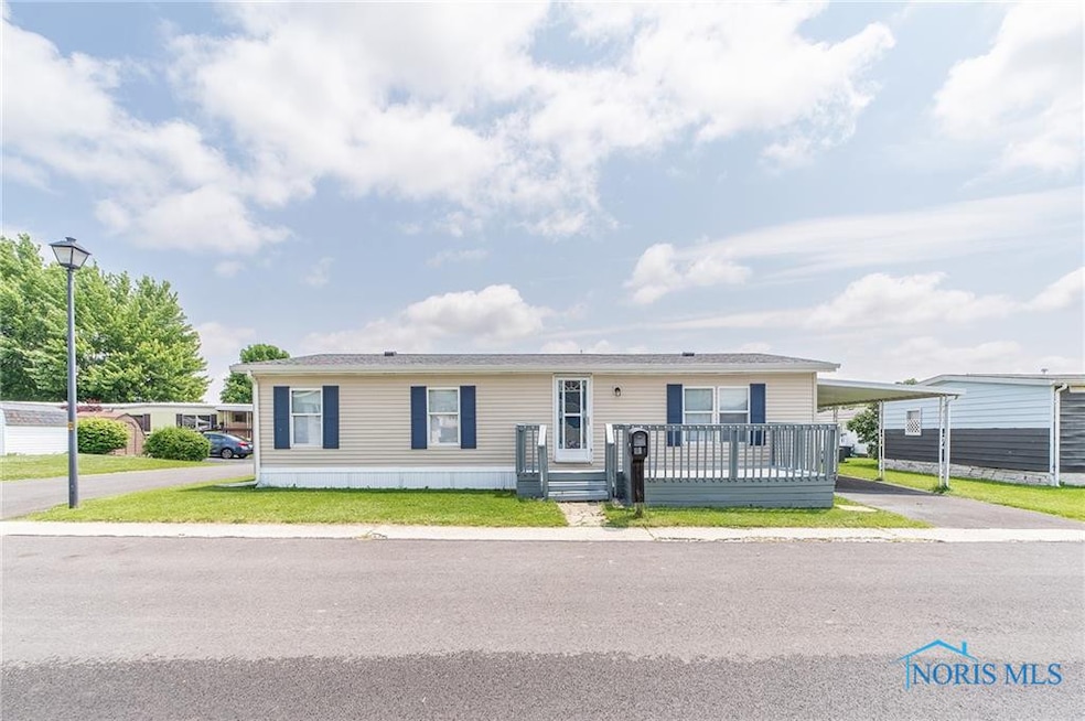 1303 Chateau Cir, Findlay, OH 45840 - photo 1