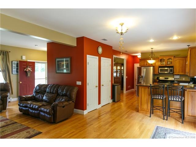 127 Comstock Trail, East Hampton, CT 06424 - photo 1