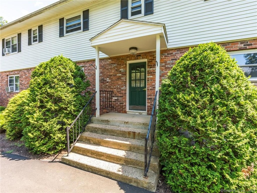 476 Oak Ave unit 72, Cheshire, CT 06410 - photo 1