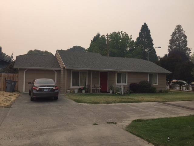 1131 SW Central Ave, Grants Pass, OR 97526 - photo 1