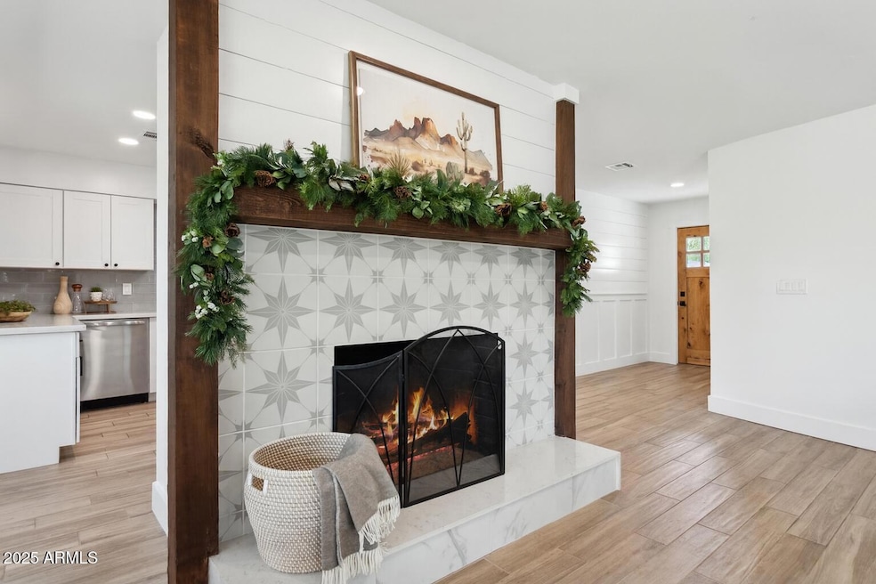 1028 E Manzanita Dr, Phoenix, AZ 85020 - photo 1