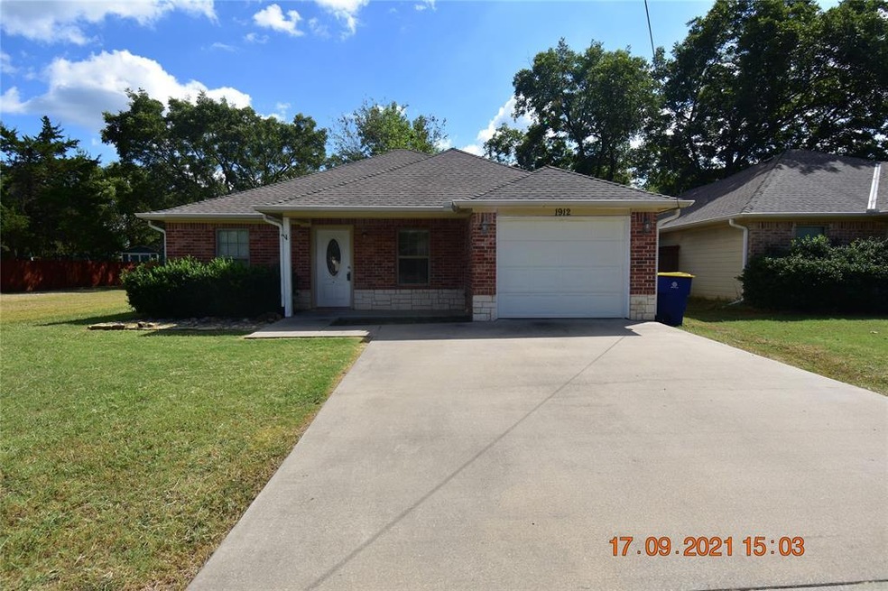 1912 E Alma Ave, Sherman, TX 75090 - photo 1