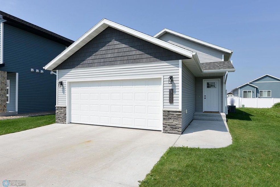 7243 26th St S, Fargo, ND 58104 - photo 1