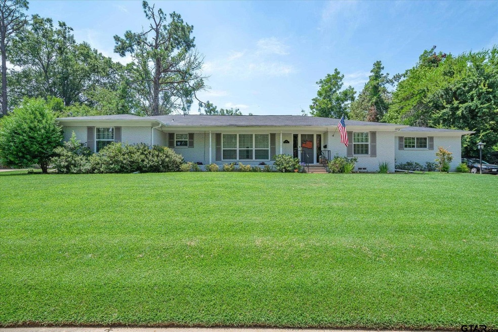 917 Rhodes Dr, Tyler, TX 75701 - photo 1