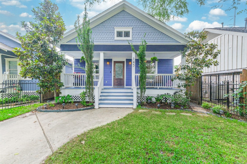 743 Allston St, Houston, TX 77007 - photo 1