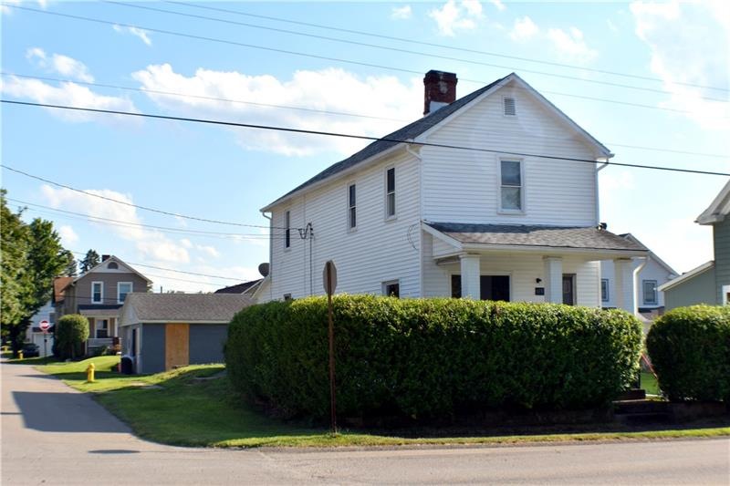 Corner Lot comes with three parcels all under one 