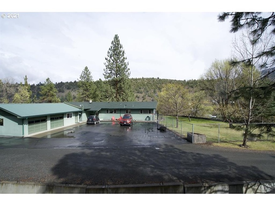246 Scenic Dr N, Canyon City, OR 97820 - photo 1