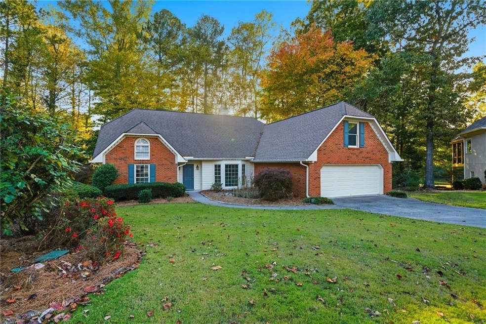 5573 Fallsbrook Trace NW, Acworth, GA 30101 - photo 1