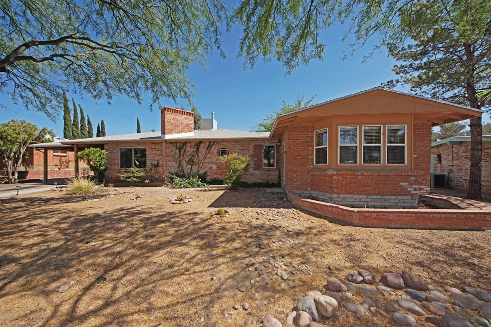 Welcome to 5442 E. 7th St.