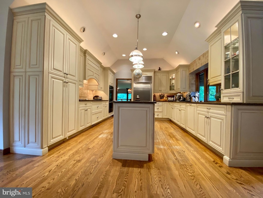 881 Cox Rd, Moorestown, NJ 08057 - photo 1