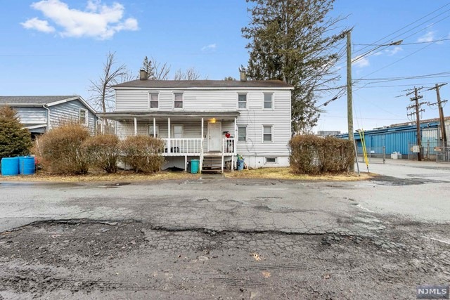 11 Railroad Ave, Port Jervis, NY 12771 - photo 1