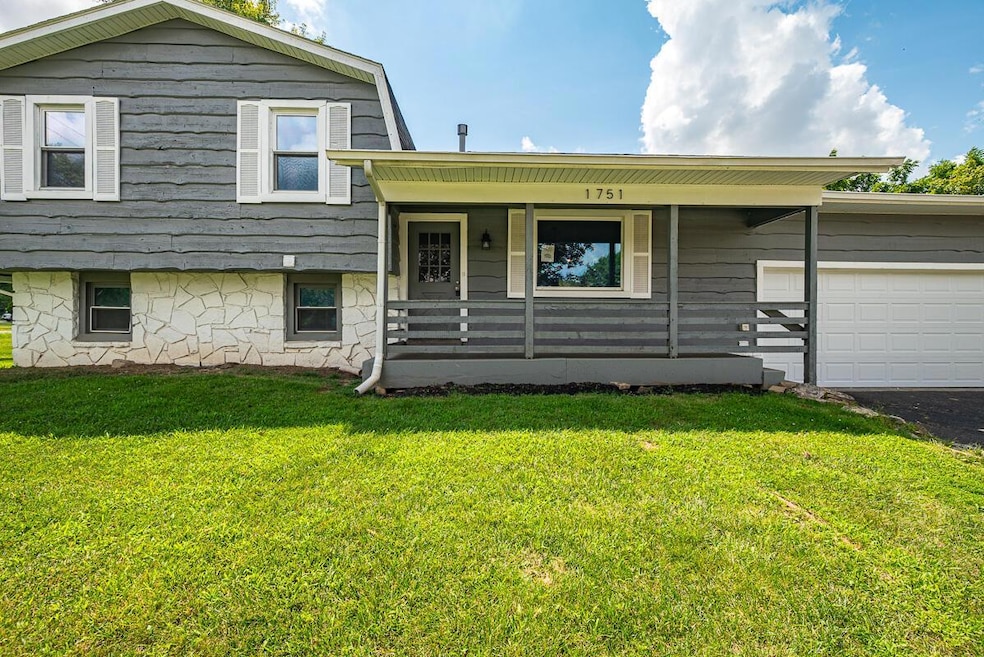 1751 Carrigallen Ln, Columbus, OH 43228 - photo 1