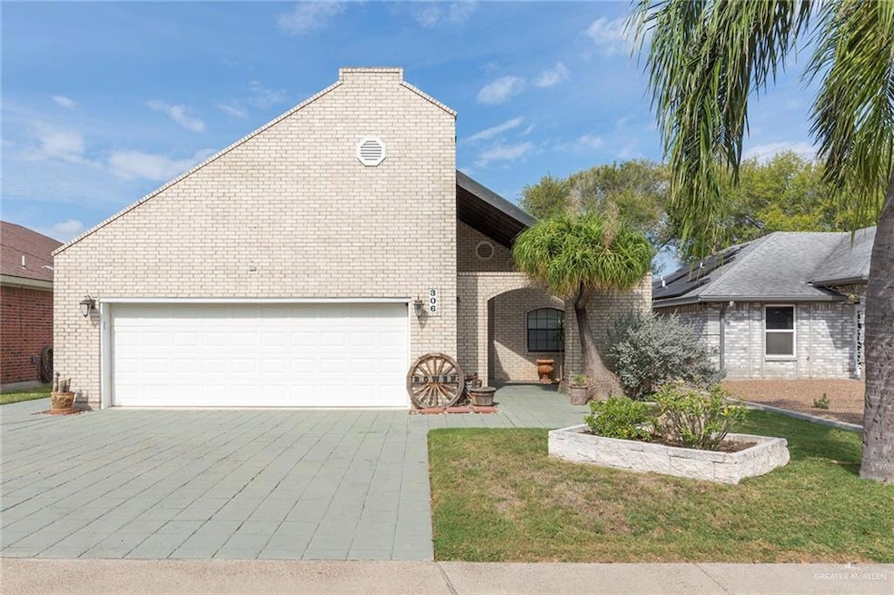 306 Diana Dr, Alamo, TX 78516 - photo 1