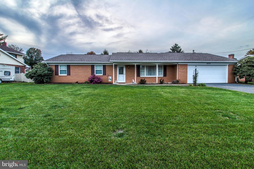 2933 Adams Dr, Chambersburg, PA 17201 - photo 1