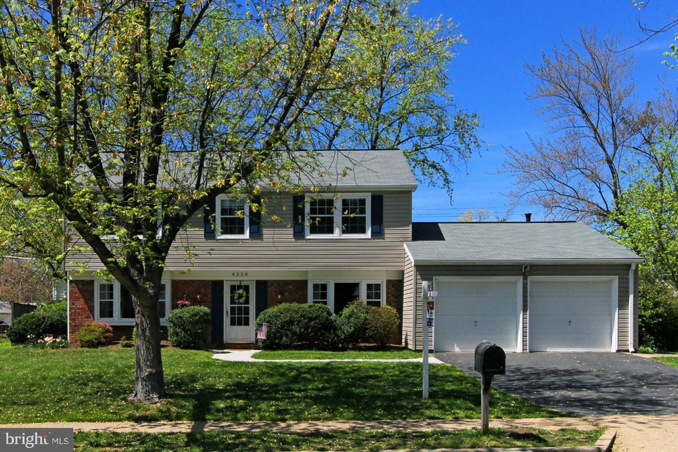 4220 Minstrell Ln, Fairfax, VA 22033 - photo 1