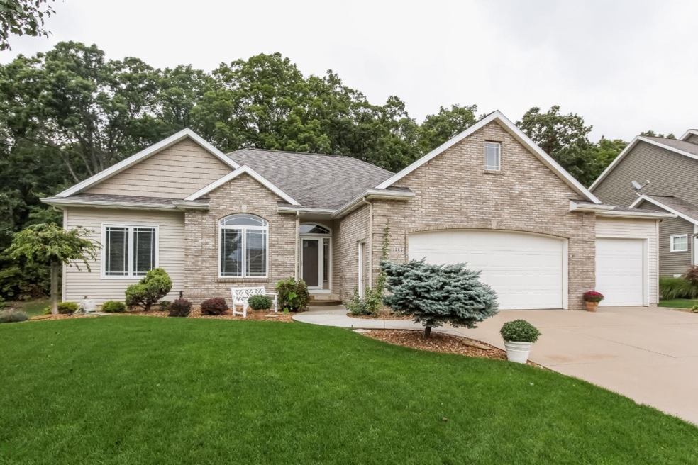 003-Front_View-3280839-medium