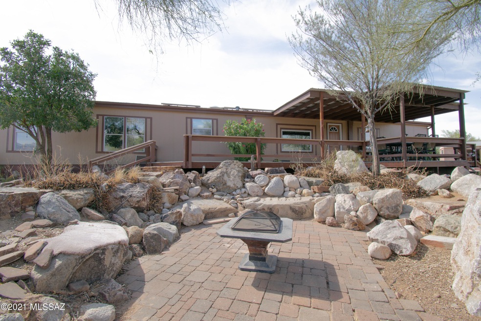 4615 E Torchiana Pass