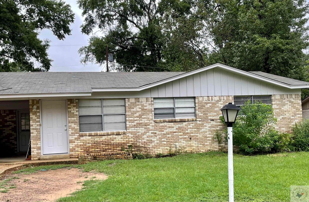 1740 Meadowbrook Ln, Texarkana, TX 75501 - photo 1