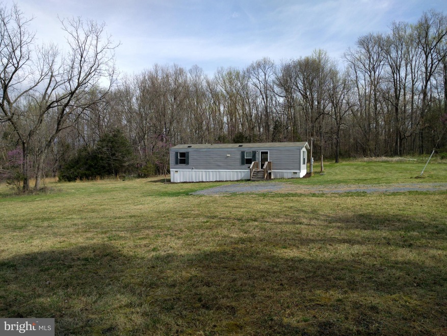 136 Flint Run Ln, Bentonville, VA 22610 - photo 1