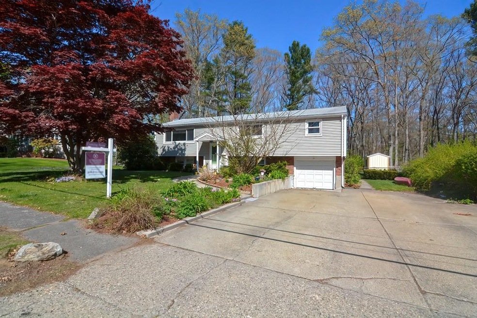 33 Laurel Dr, Hudson, MA 01749 - photo 1