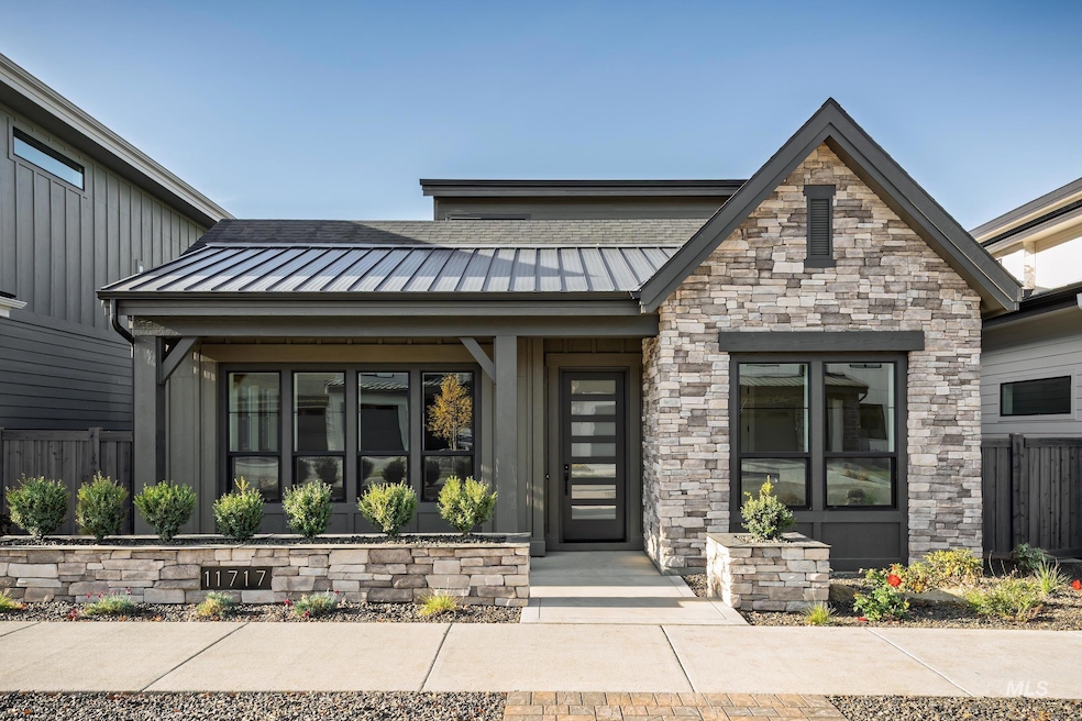 For Sale $804,900 • Co-Listing Agent