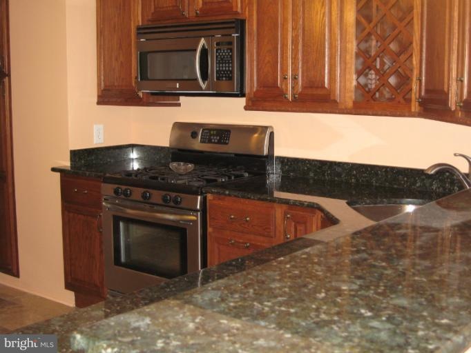 1107 S Bouldin St, Baltimore, MD 21224 - photo 1