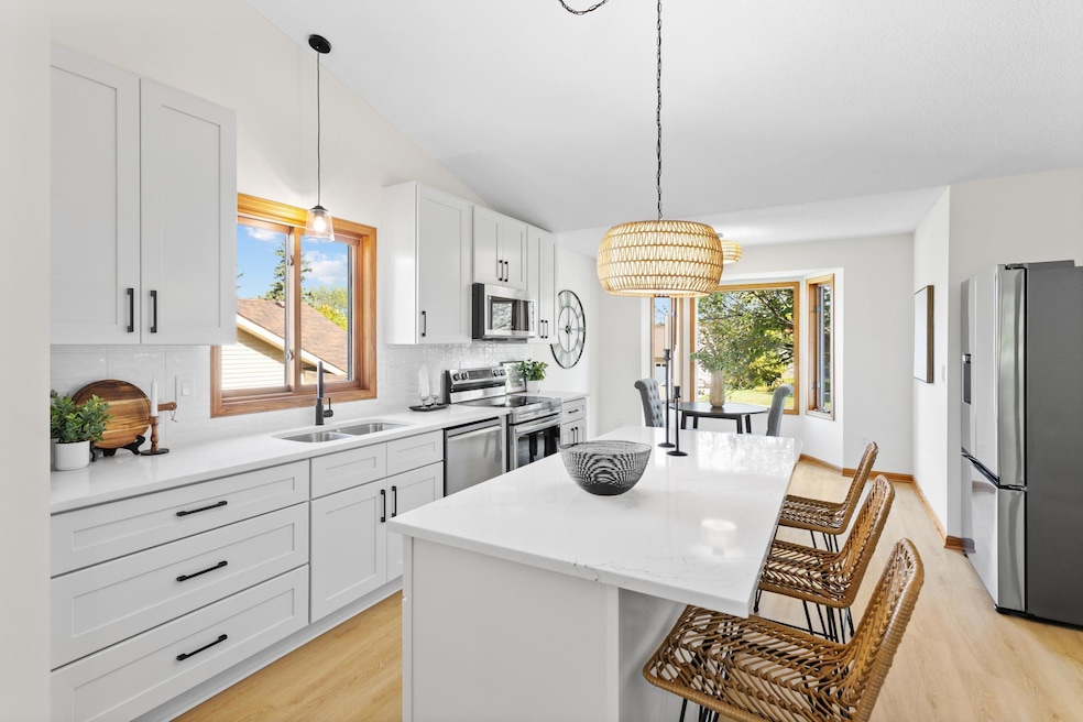 8064 Narcissus St, Victoria, MN 55386 - photo 1