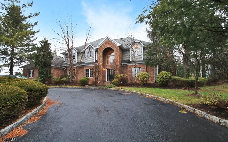 5 Hadrian Dr, Livingston, NJ 07039 - photo 1