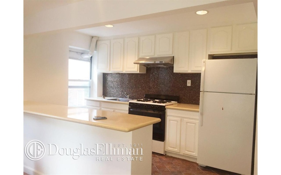 208 Centre St unit 5, New York, NY 10013 - photo 1