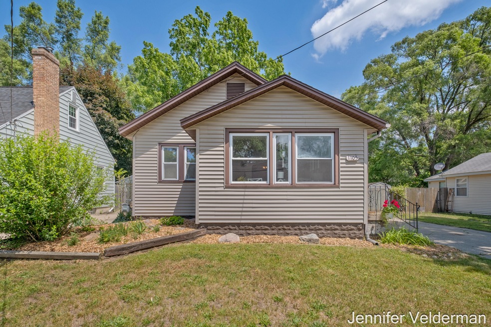 1105 Arlington St NE, Grand Rapids, MI 49505 - photo 1
