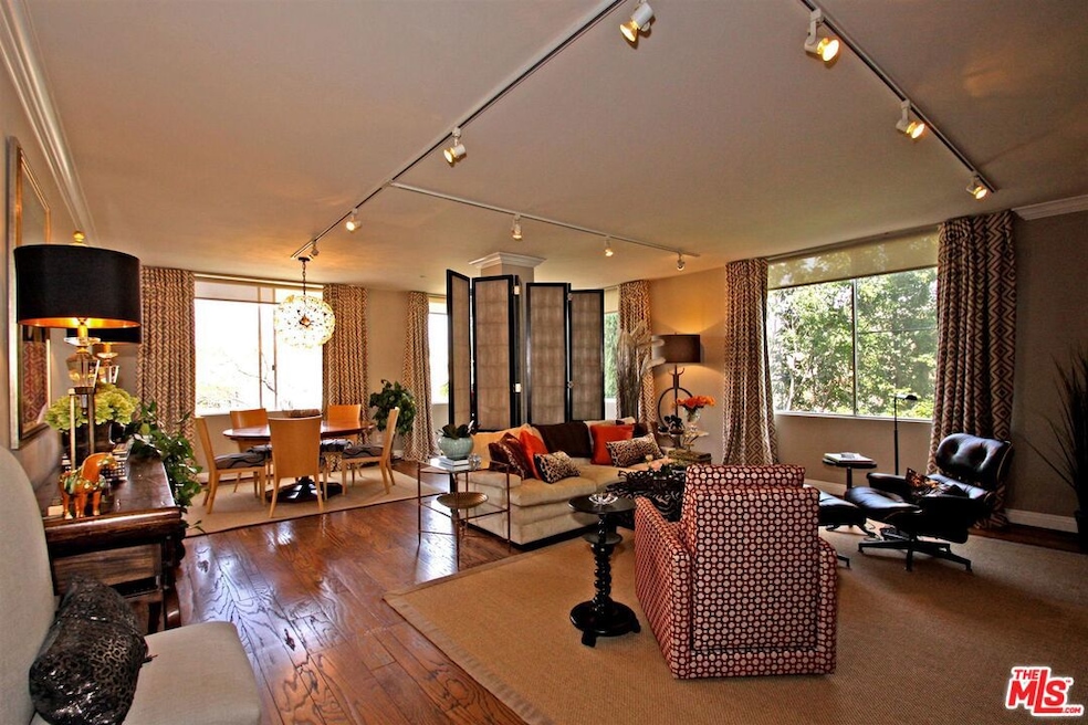 412 N Palm Dr unit 402, Beverly Hills, CA 90210 - photo 1