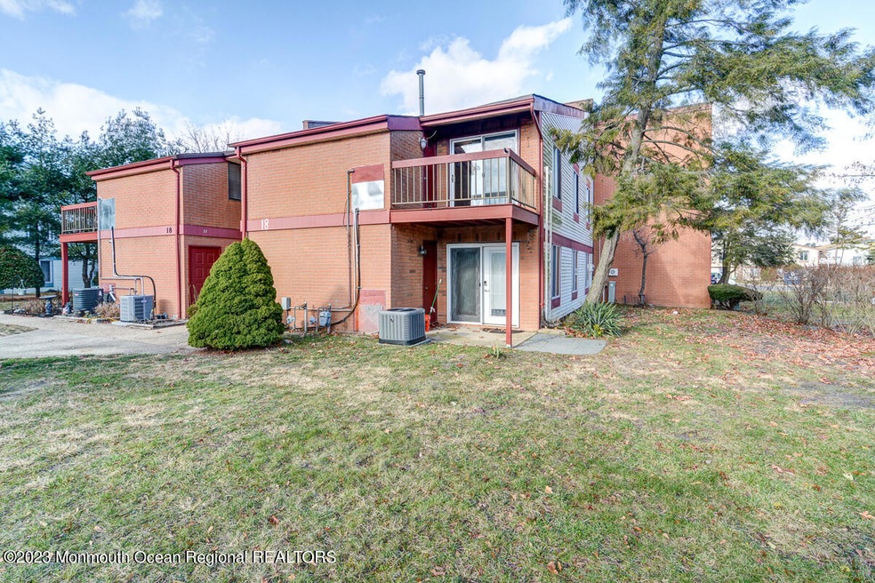 28 Newport Ct unit 211, Brick, NJ 08724 - photo 1