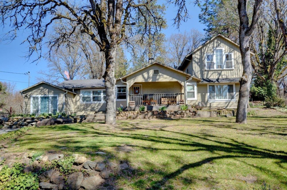 11166 Blackwell Rd, Central Point, OR 97502 - photo 1