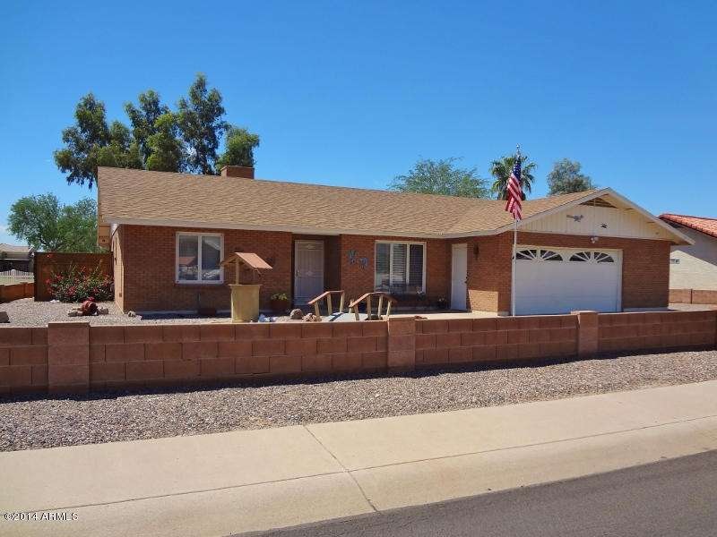 1 2222 N 63rd Pl front (800x600)