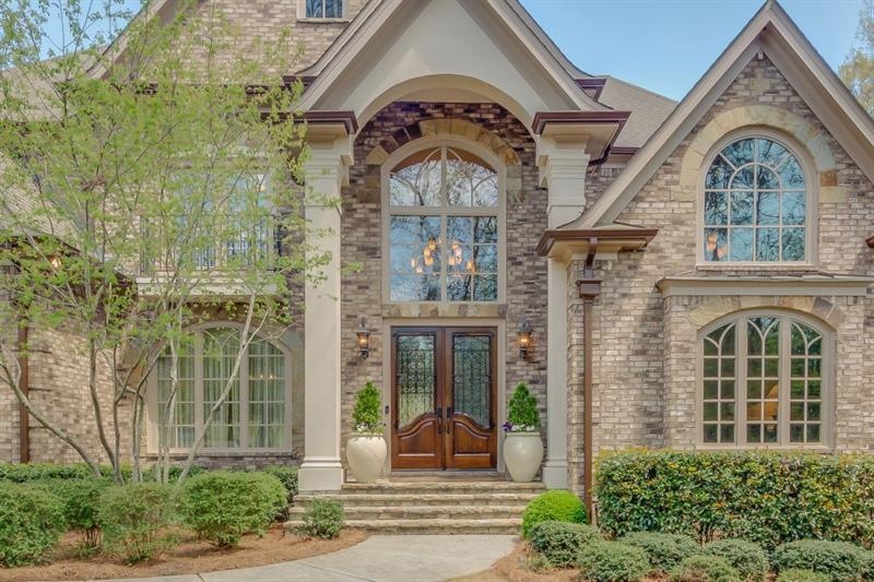GORGEOUS ESTATE HOME WITH ELEGANT CUSTOM DETAILS T