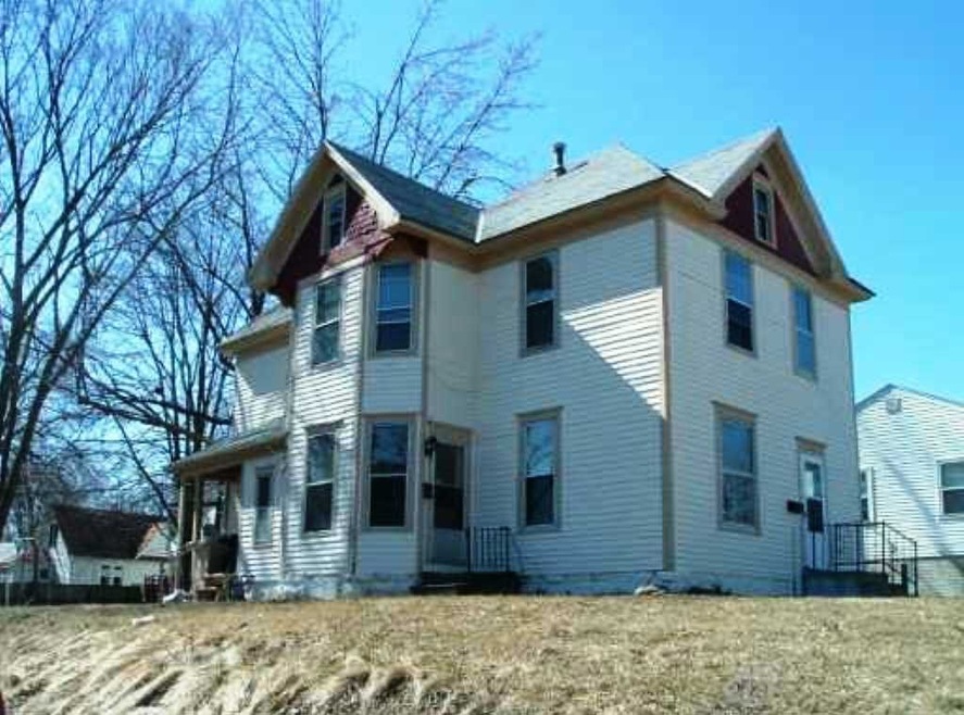 1117 3rd Ave SW, Cedar Rapids, IA 52404 - photo 1