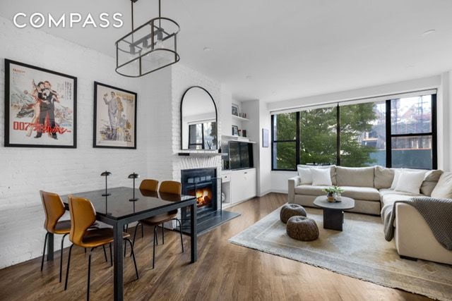 Pending $1,650,000 • Co-Listing Agent