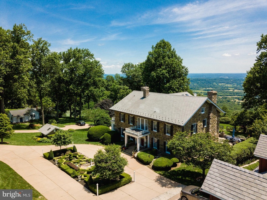 18490 Blueridge Mountain Rd, Bluemont, VA 20135 - photo 1