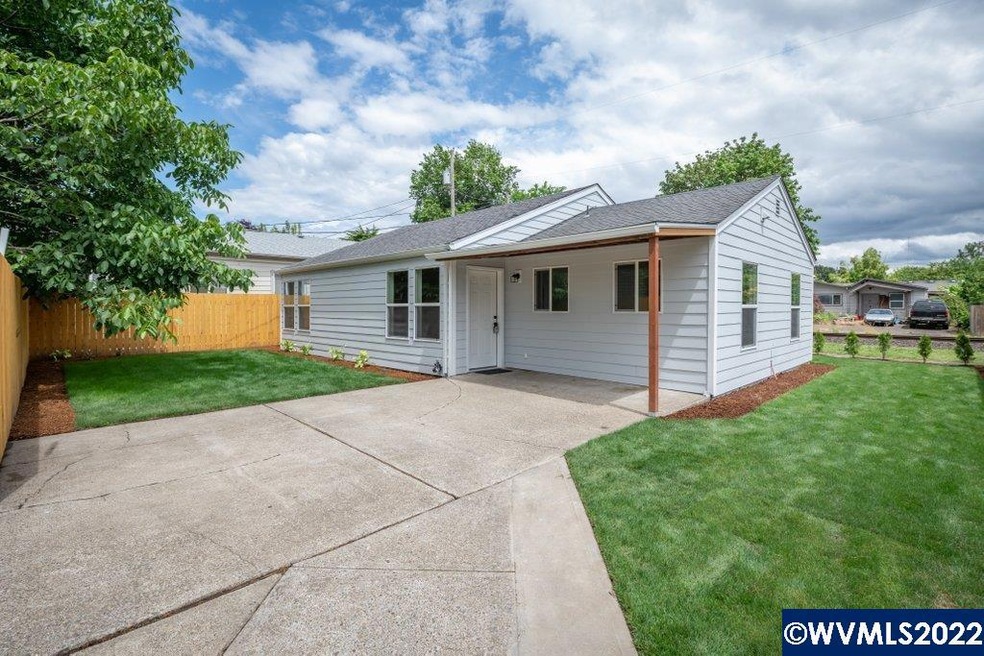 238 Grand St, Independence, OR 97351 - photo 1