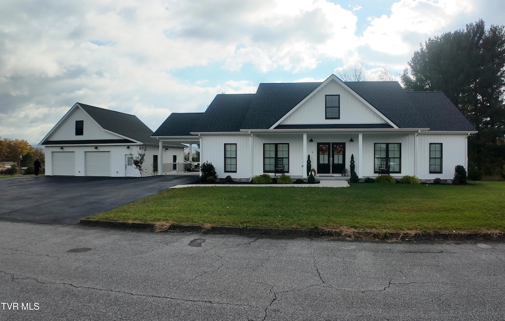 210 Lake View Estates Dr, Bristol, TN 37620 - photo 1