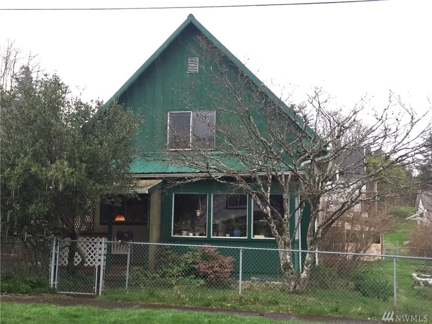 1129 Water St, Raymond, WA 98577 - photo 1