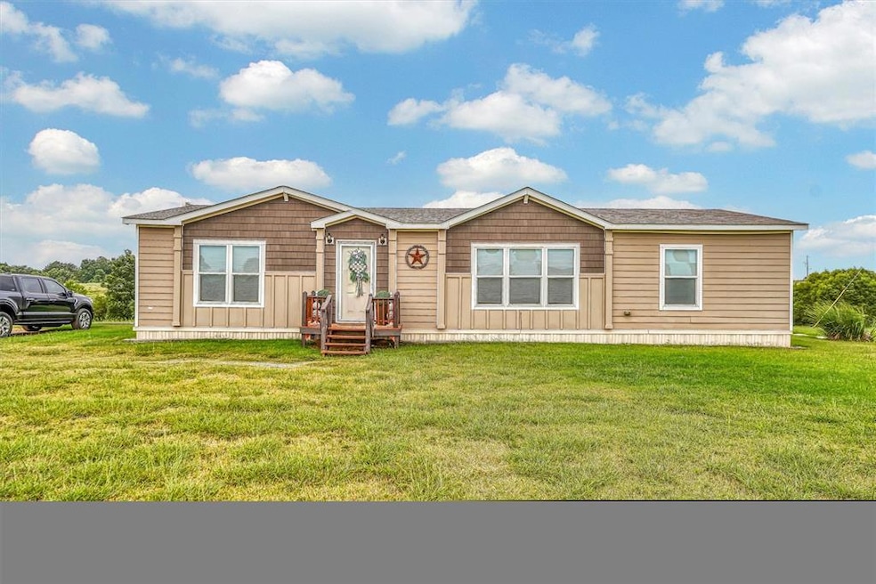 11775 N 2240 Rd, Cordell, OK 73632 - photo 1