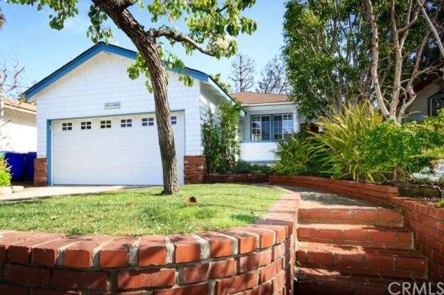Perfect on Pine?Great curb appeal